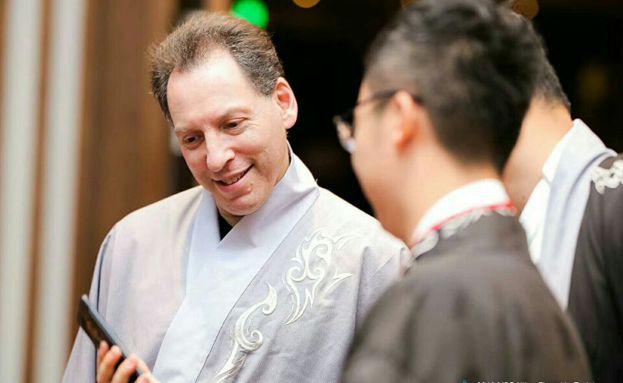 現場翻譯英語陪同翻譯一天要多少錢？