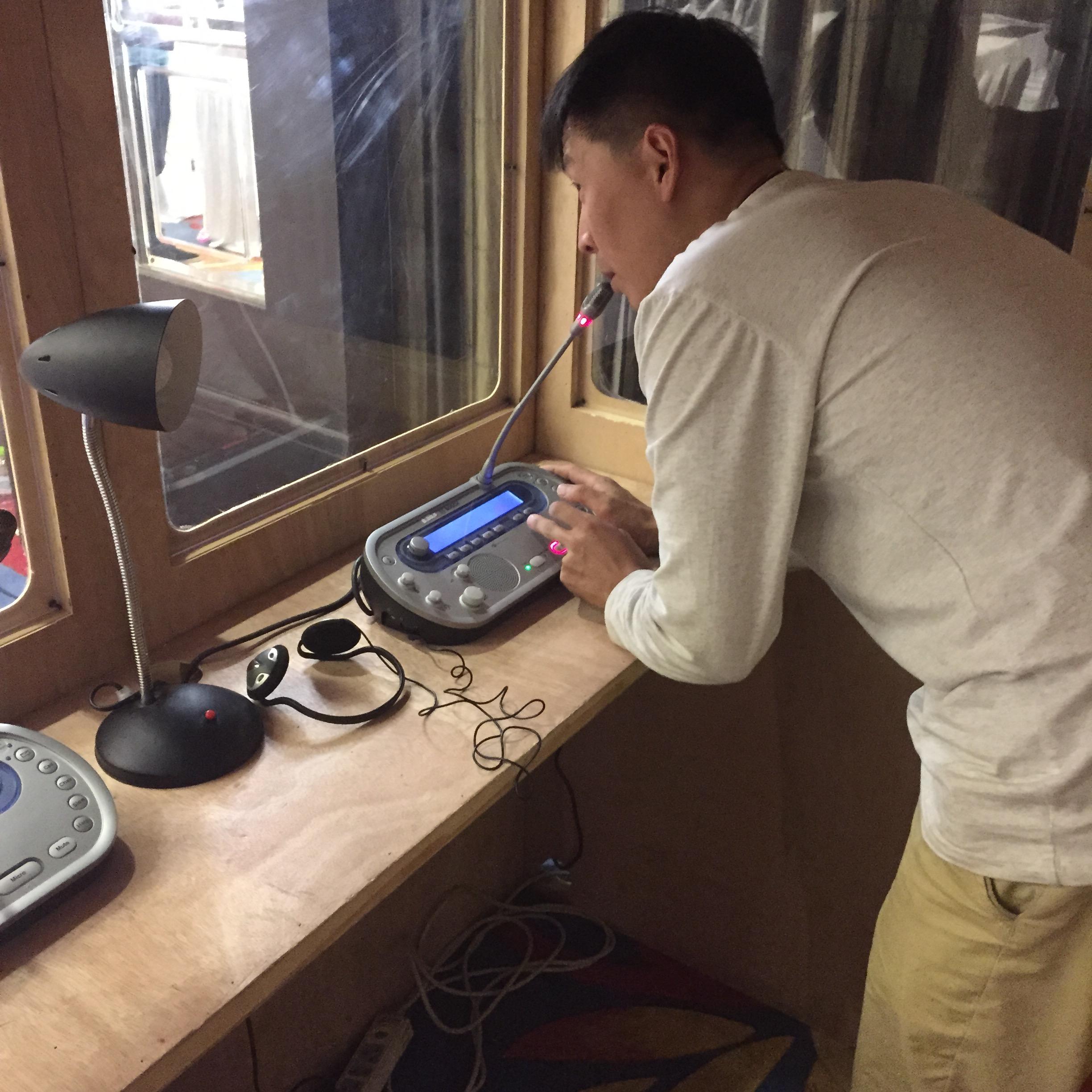 專業的英語同聲傳譯收費是多少?按什么收費?