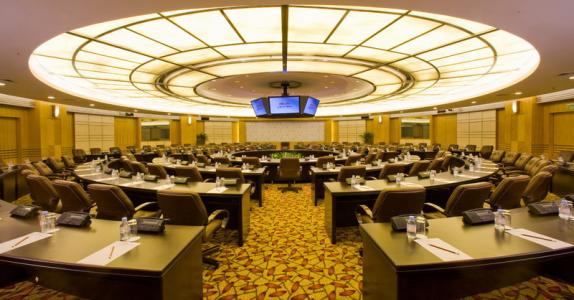 同聲傳譯服務(wù)價格是多少?權(quán)威翻譯一天多少錢?